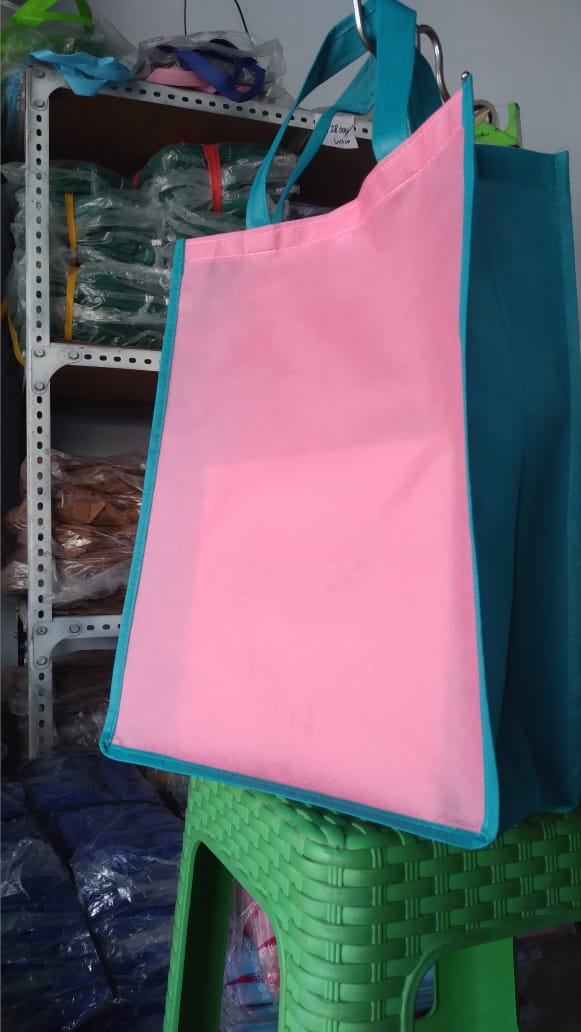 KO06 tas kotak 75gsm 30x12x38