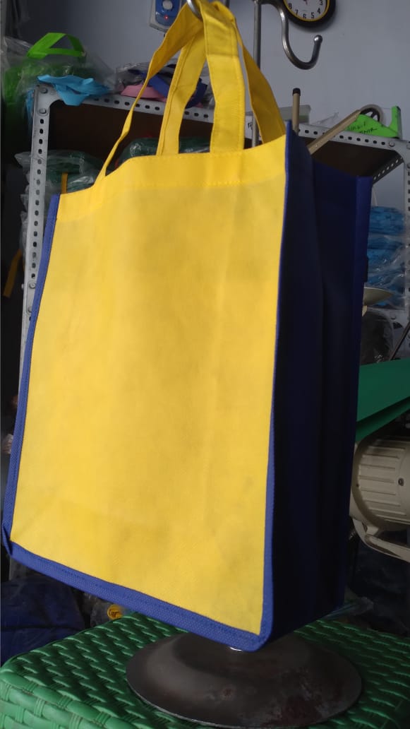 KO04 tas kotak 75gsm 26x12x29