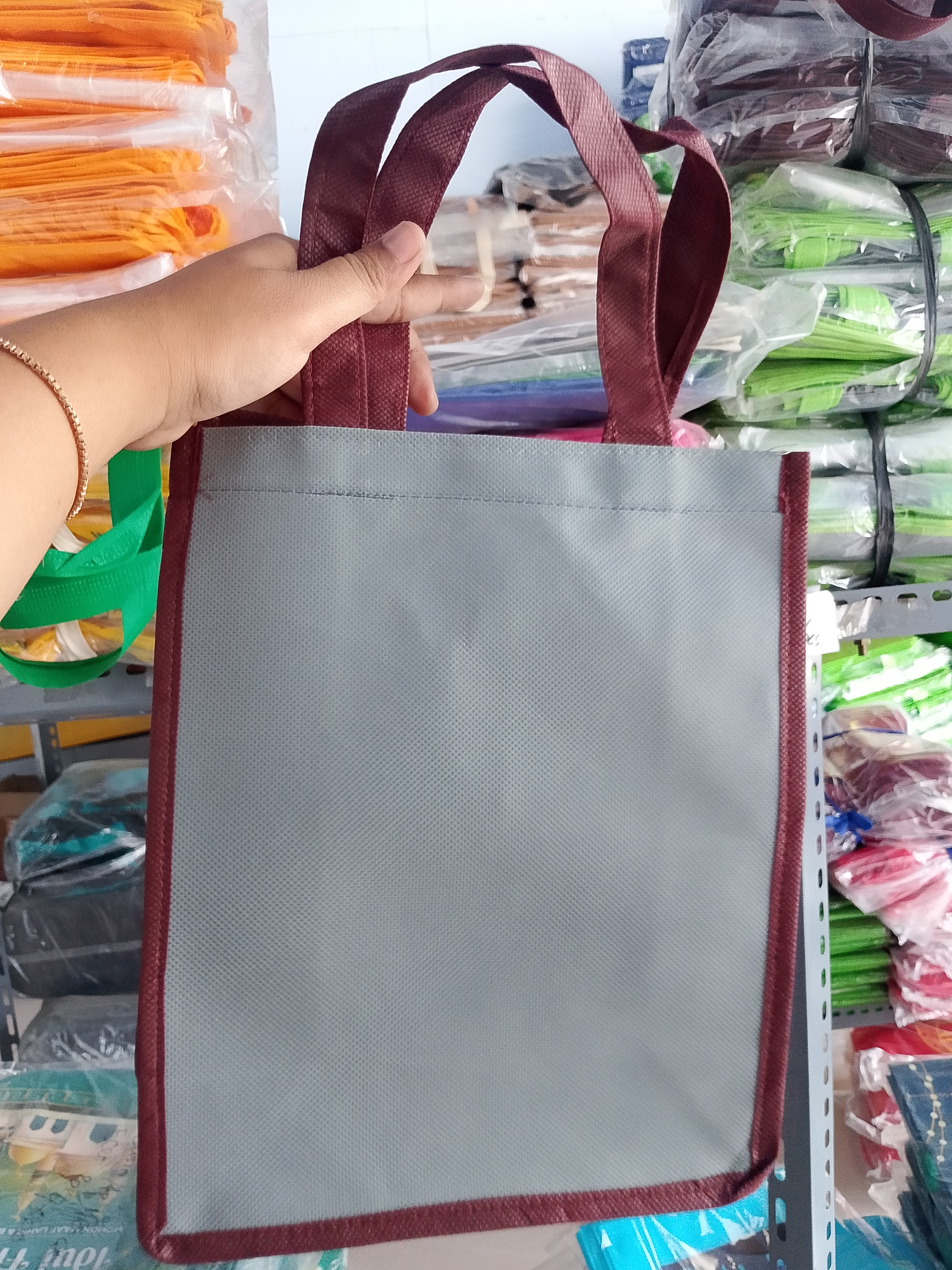 Tas kotak jahit