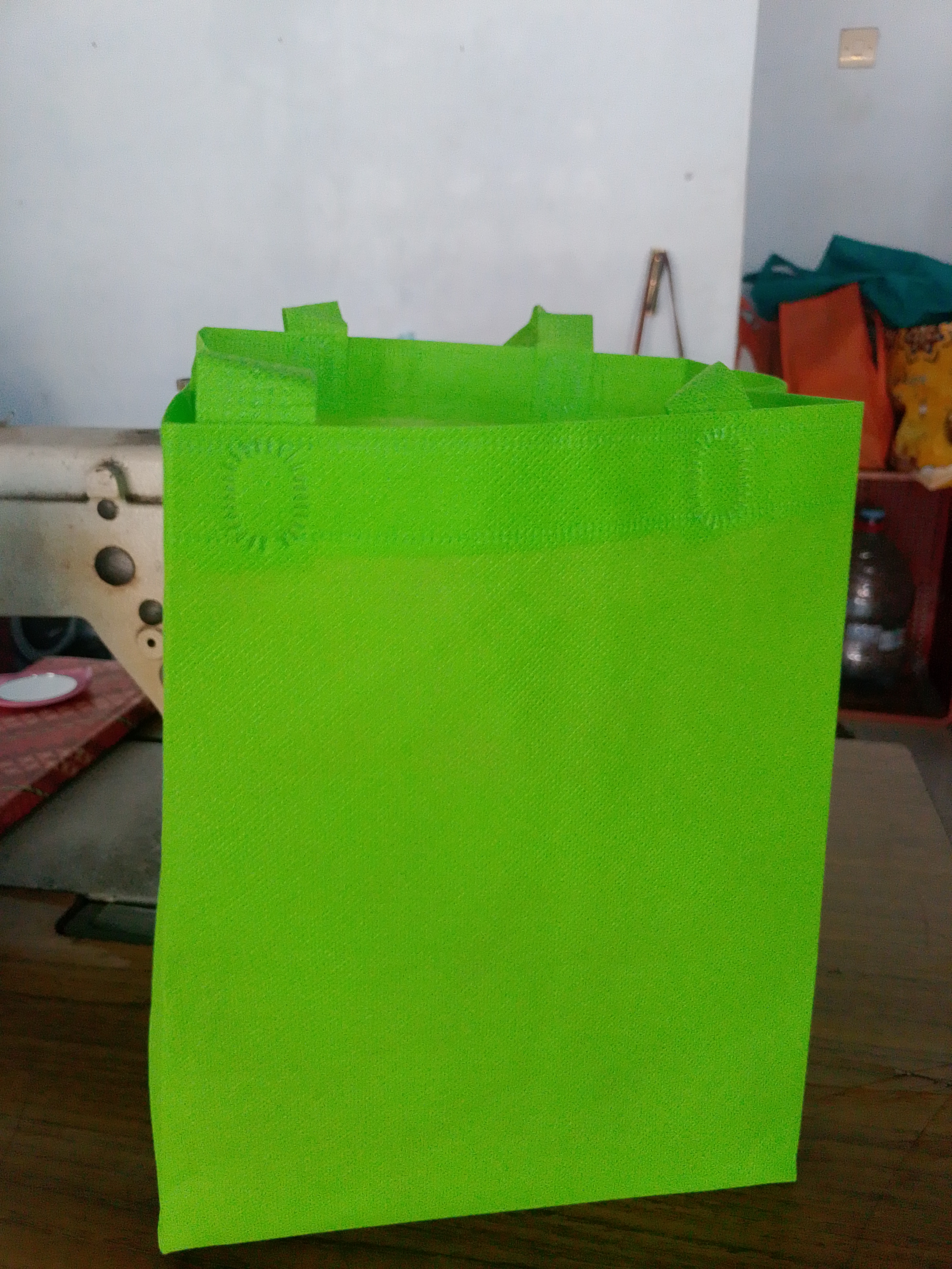 Tas hajat pres warna hijau muda box 18