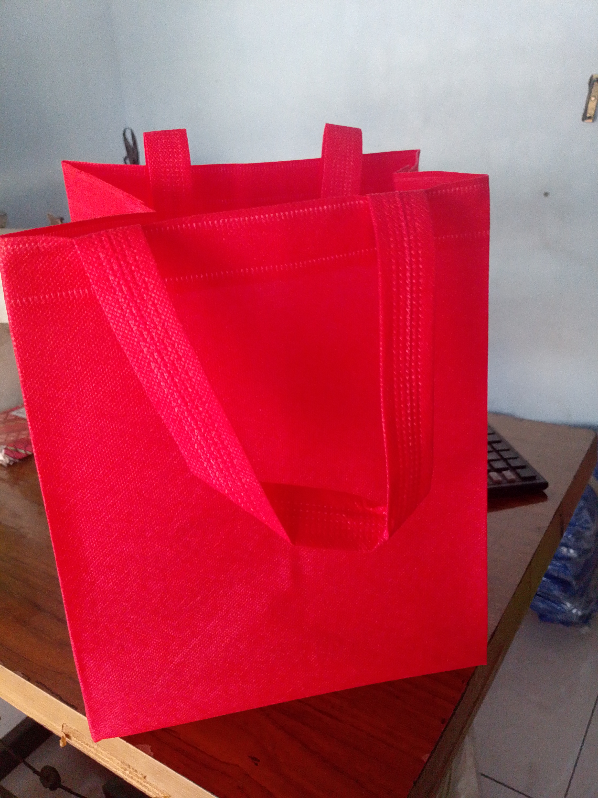 Tas hajat pres warna merah box 20