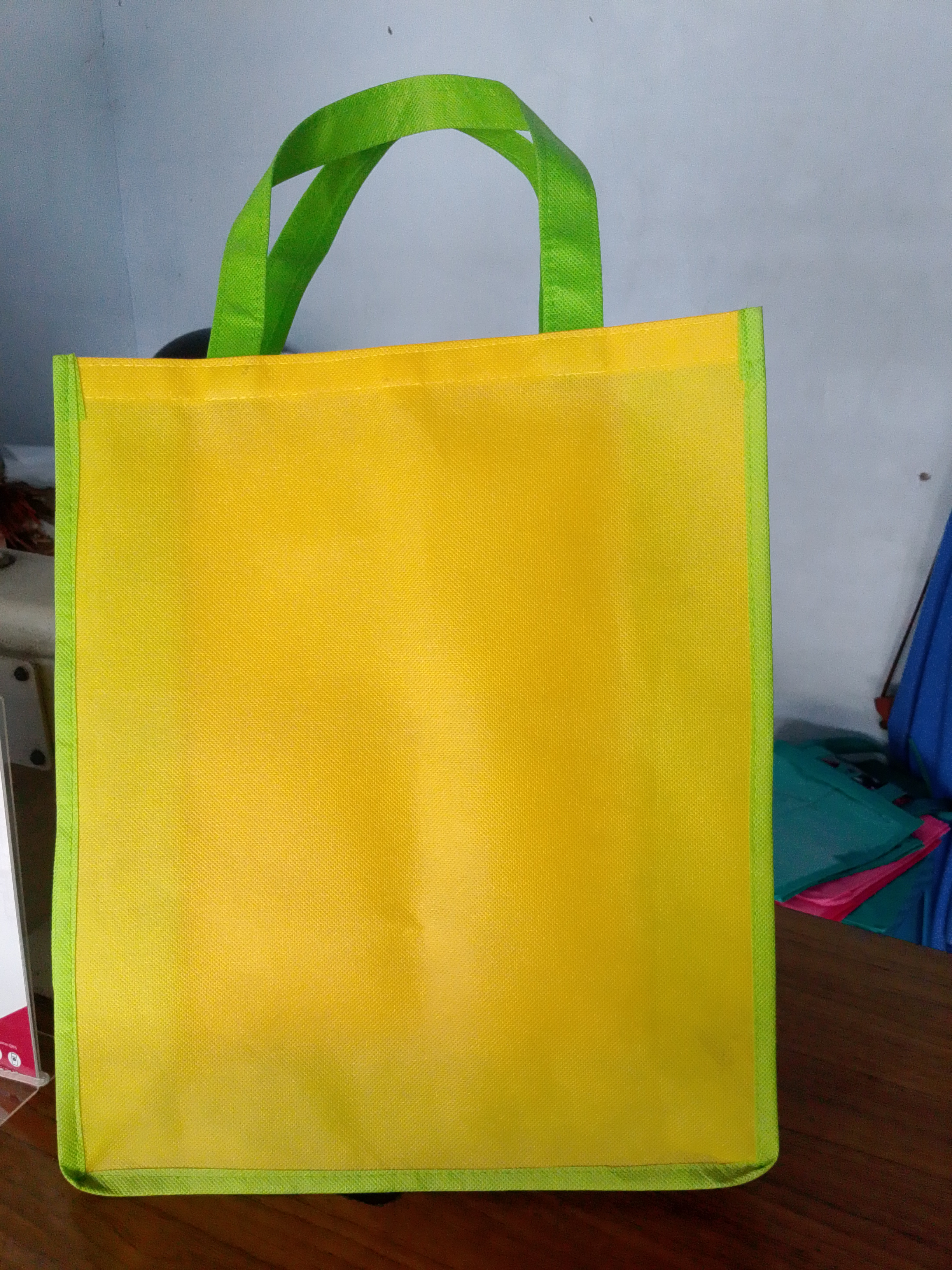 Tas kotak jahit 