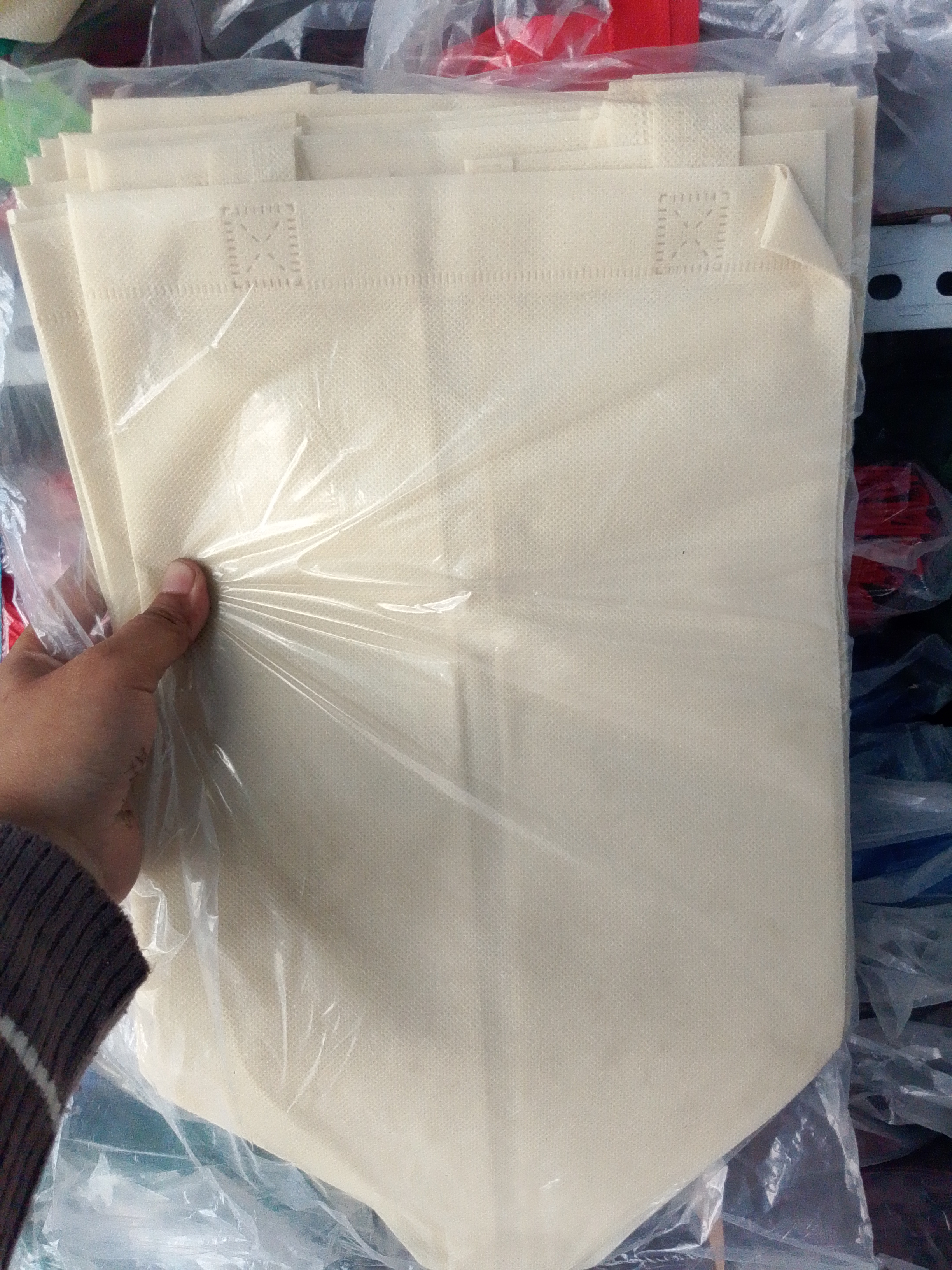 Tas Hajat pres polos warna cream box 22